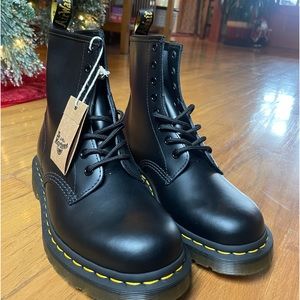 1460 Doc Martens Smooth Leather Lace Up Black Boots